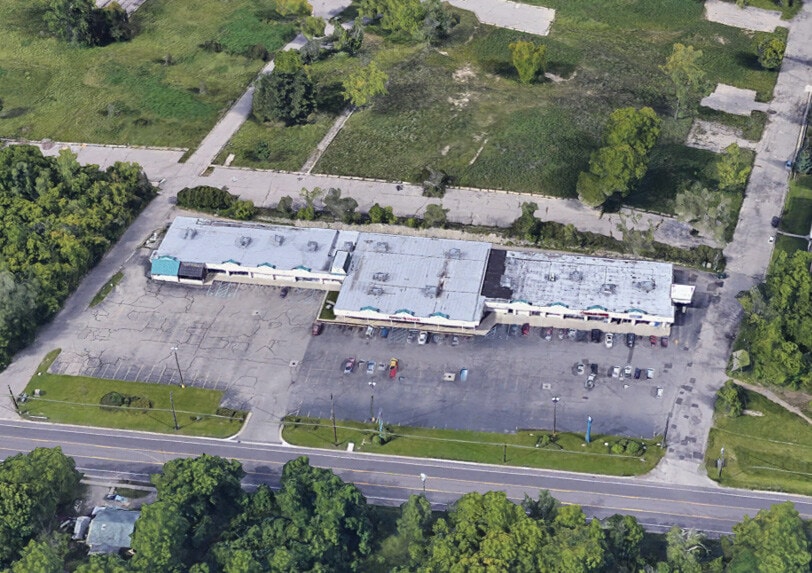 3426-3434 Flushing St, Flint, MI for lease - Building Photo - Image 3 of 5