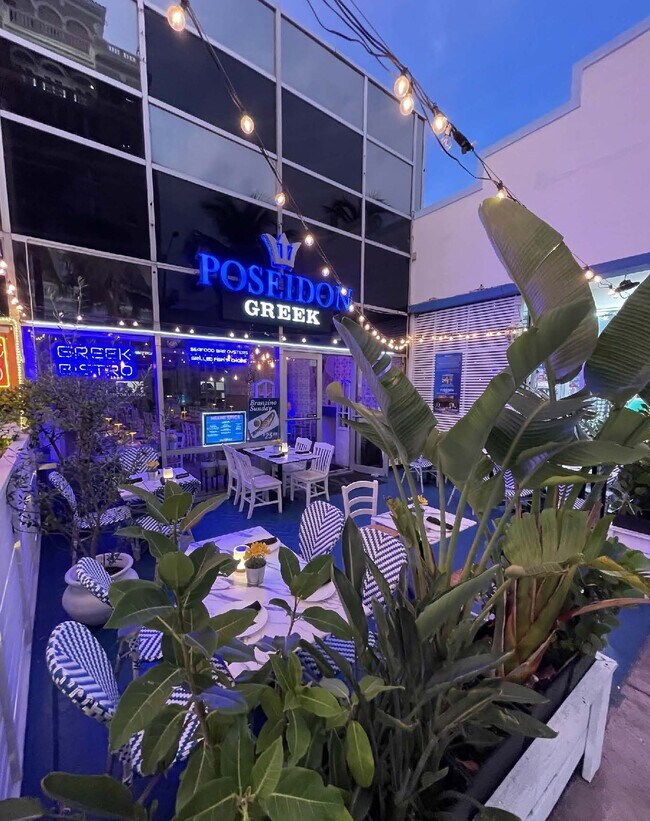 Plus de détails pour 1121-1141 Washington Ave, Miami Beach, FL - Commerce de détail à louer