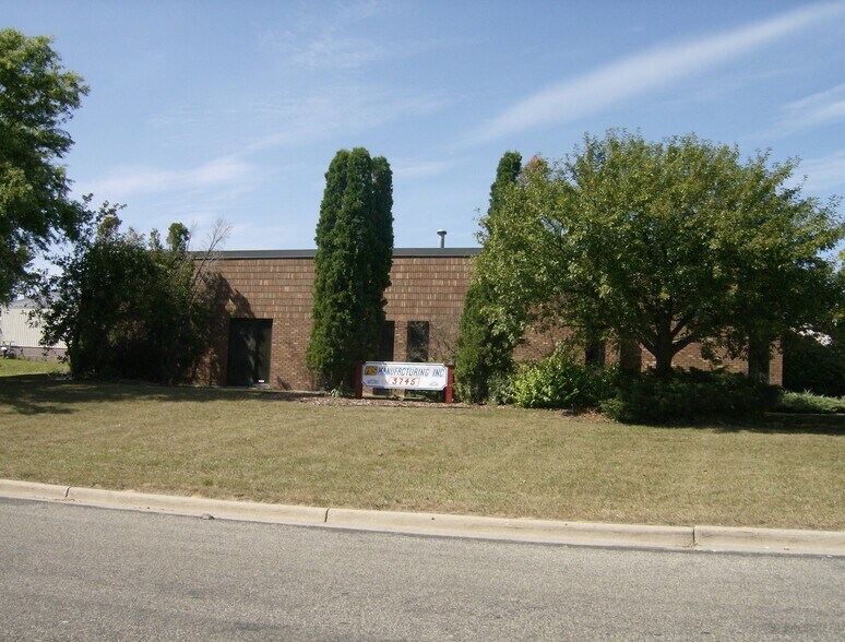 3745 Dykstra Dr NW, Grand Rapids, MI à vendre - Photo du bâtiment - Image 3 de 35