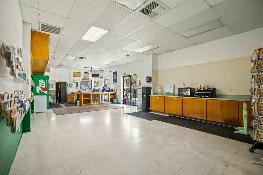 1625 Mangrove Ave, Chico, CA à louer - Photo du bâtiment - Image 3 de 5