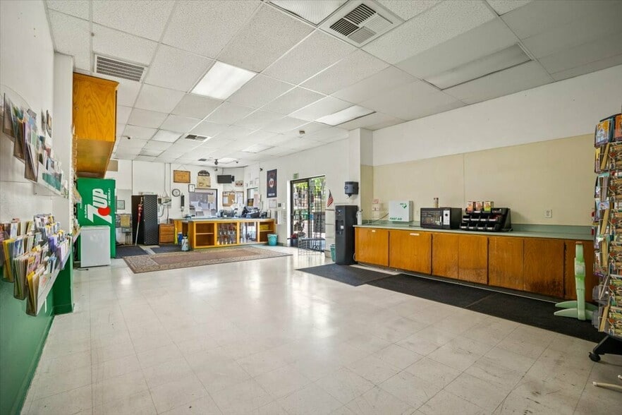 1625 Mangrove Ave, Chico, CA à louer - Photo du bâtiment - Image 3 de 5