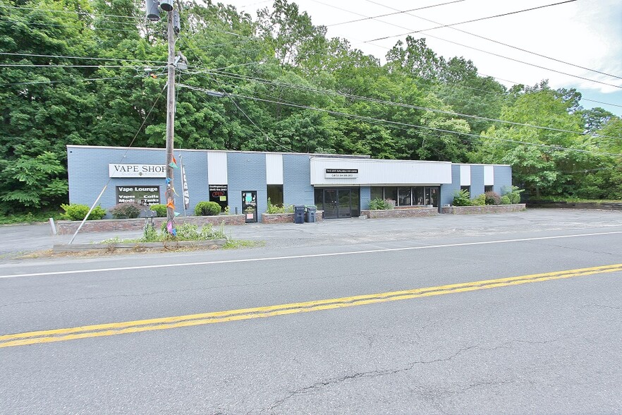 1900-1906 Ulster Ave, Kingston, NY for sale - Building Photo - Image 1 of 1