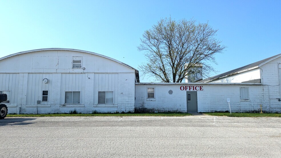 25833 E 2450 North Rd, Lexington, IL à louer - Photo du bâtiment - Image 2 de 4