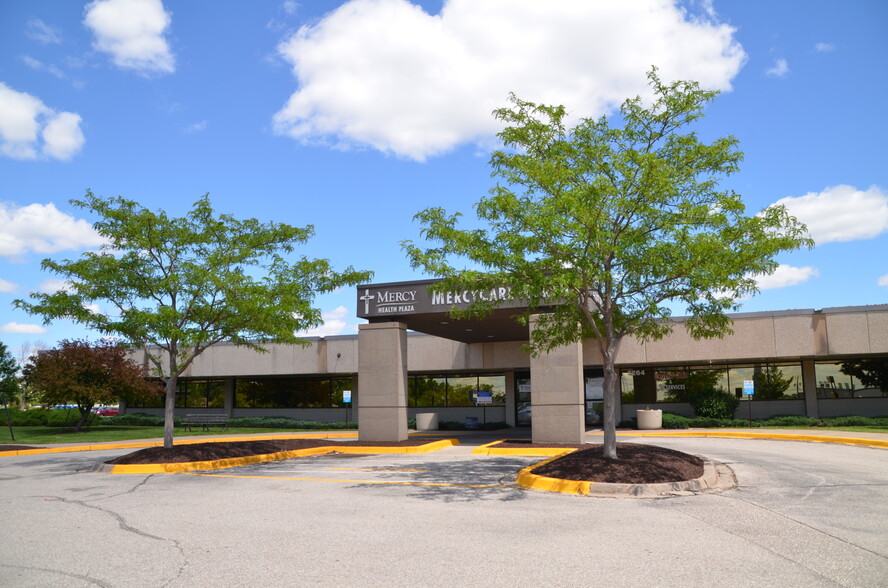 5264 Council St NE, Cedar Rapids, IA for sale - Primary Photo - Image 1 of 6