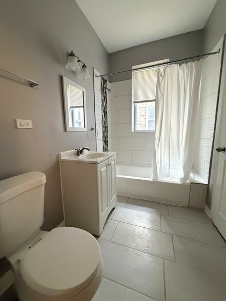 5720 S Michigan Ave, Chicago, IL à vendre - Photo du bâtiment - Image 3 de 5