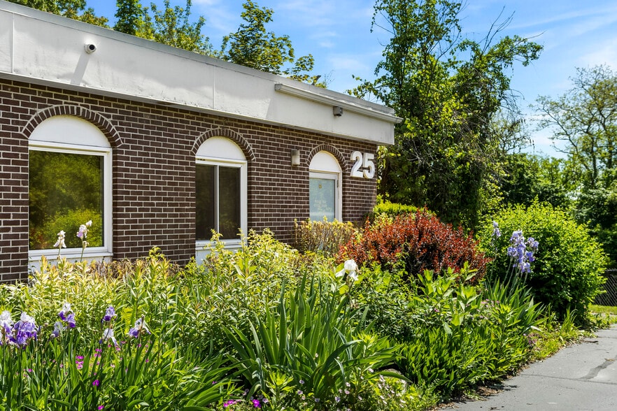 25 Delaware Ave, Delmar, NY for lease - Building Photo - Image 3 of 55