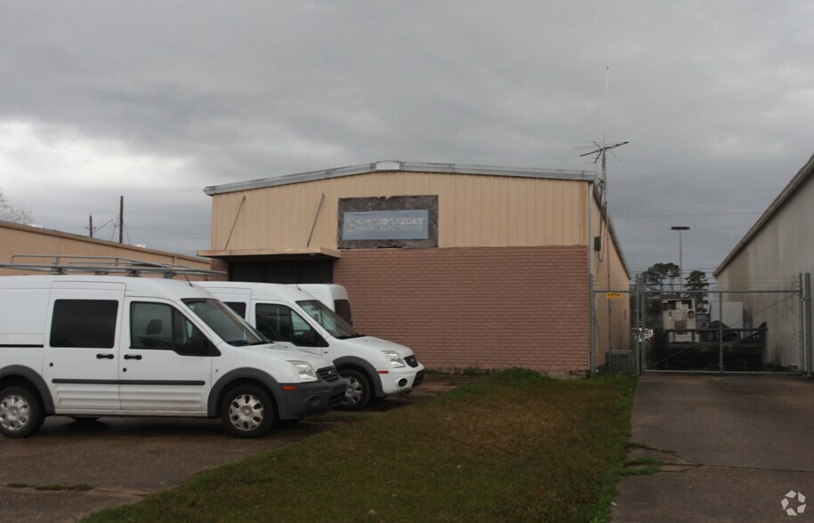 7455 Townsouth Ave, Baton Rouge, LA à louer - Photo du bâtiment - Image 2 de 2