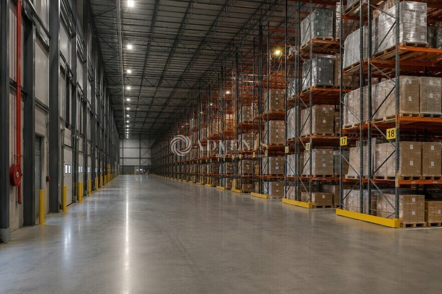 Industrial in Émerainville for lease - Building Photo - Image 2 of 3