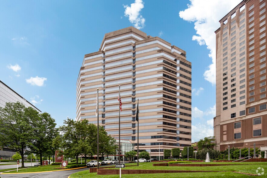 1750 Tysons Blvd, McLean, VA for lease - Primary Photo - Image 1 of 36