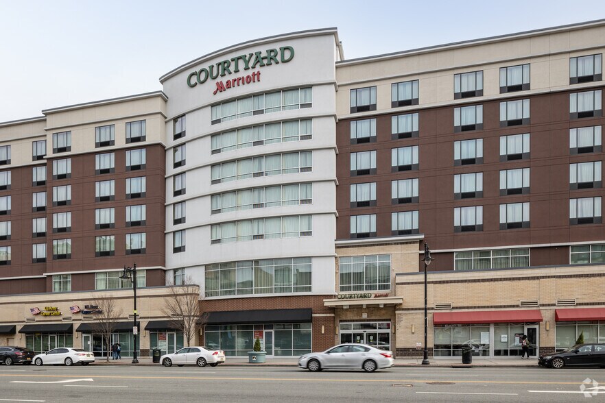 858 Broad St, Newark, NJ à louer - Photo du bâtiment - Image 3 de 5