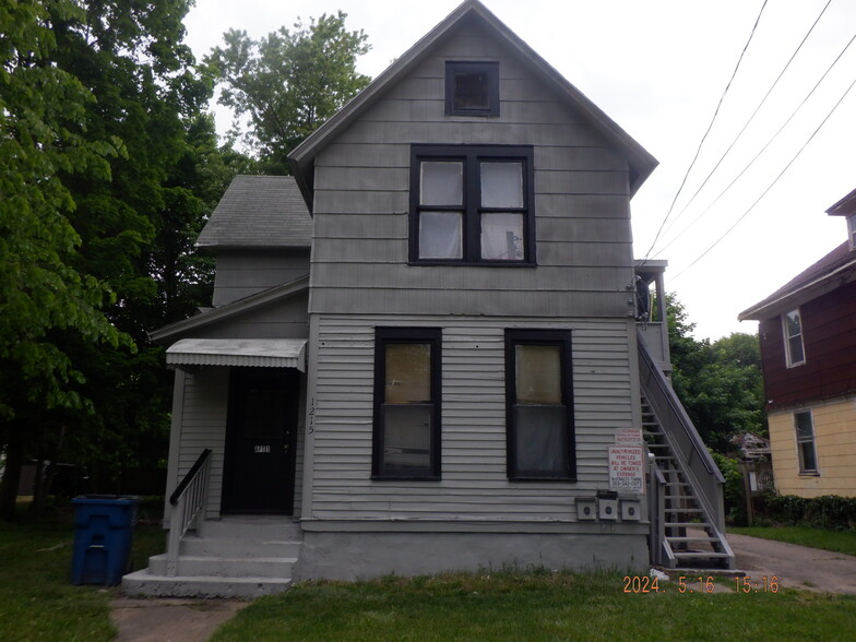 1215 Washington Ave, Kalamazoo, MI for sale - Primary Photo - Image 1 of 1