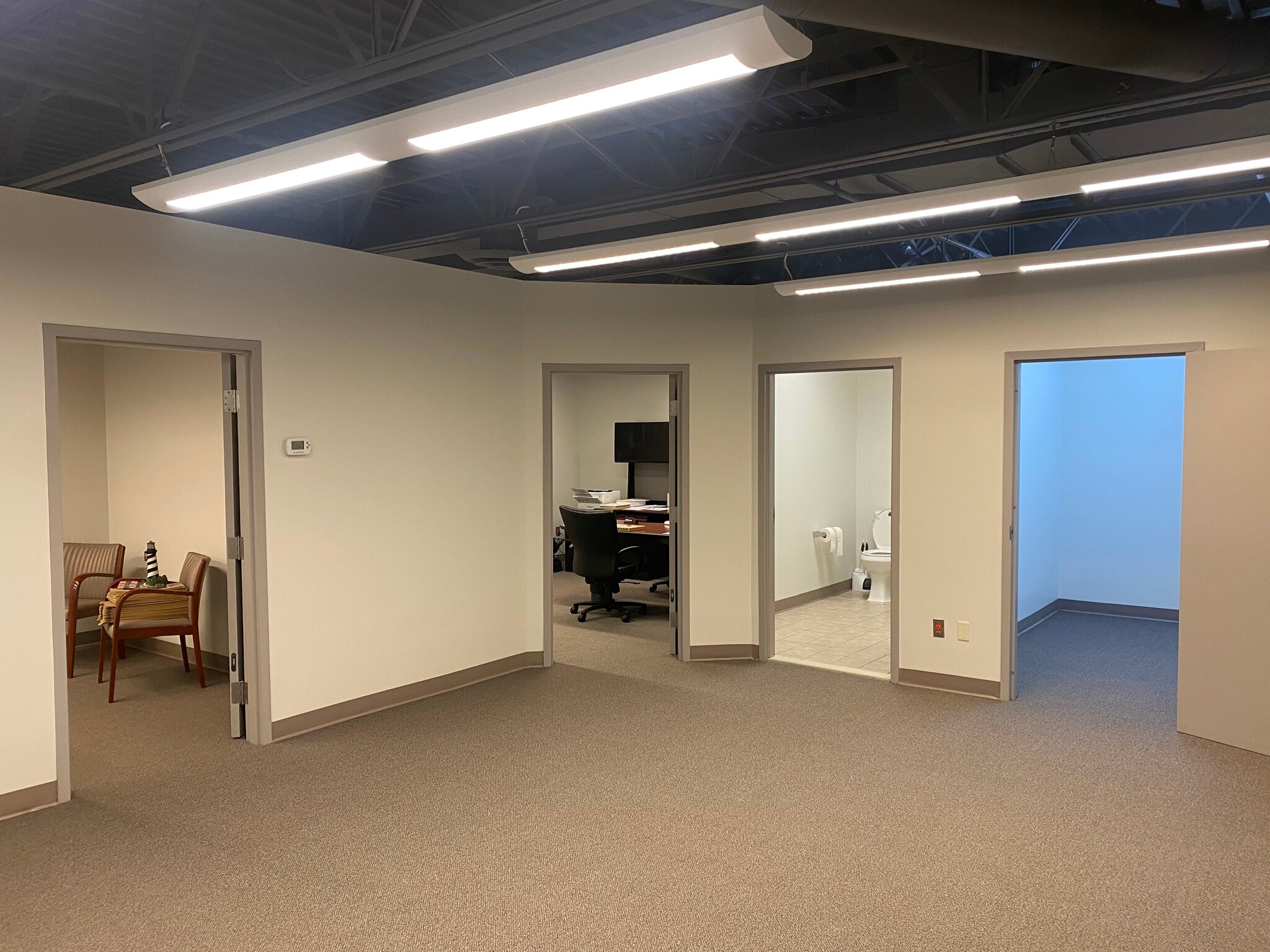 22800 Executive Dr, Dulles Town Center, VA for lease Interior Photo- Image 1 of 7