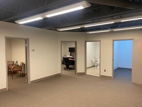 22800 Executive Dr, Dulles Town Center, VA for lease Interior Photo- Image 1 of 7