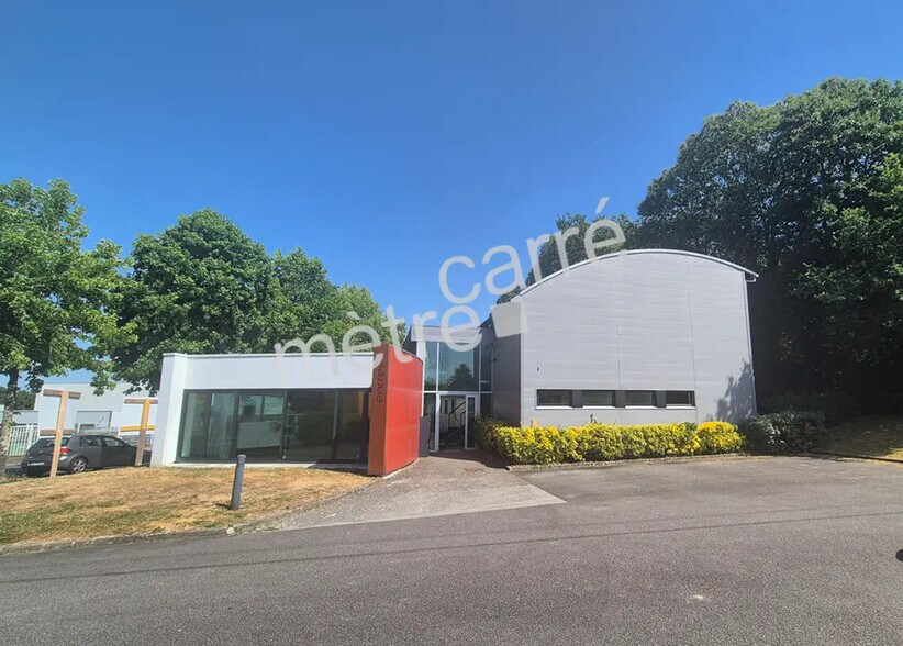 Flex dans Couëron à louer - Photo du bâtiment - Image 1 de 8