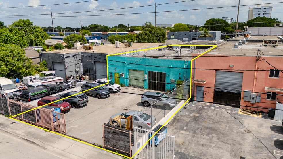 1785 NW 21st Ter, Miami, FL à vendre - Photo du bâtiment - Image 2 de 19
