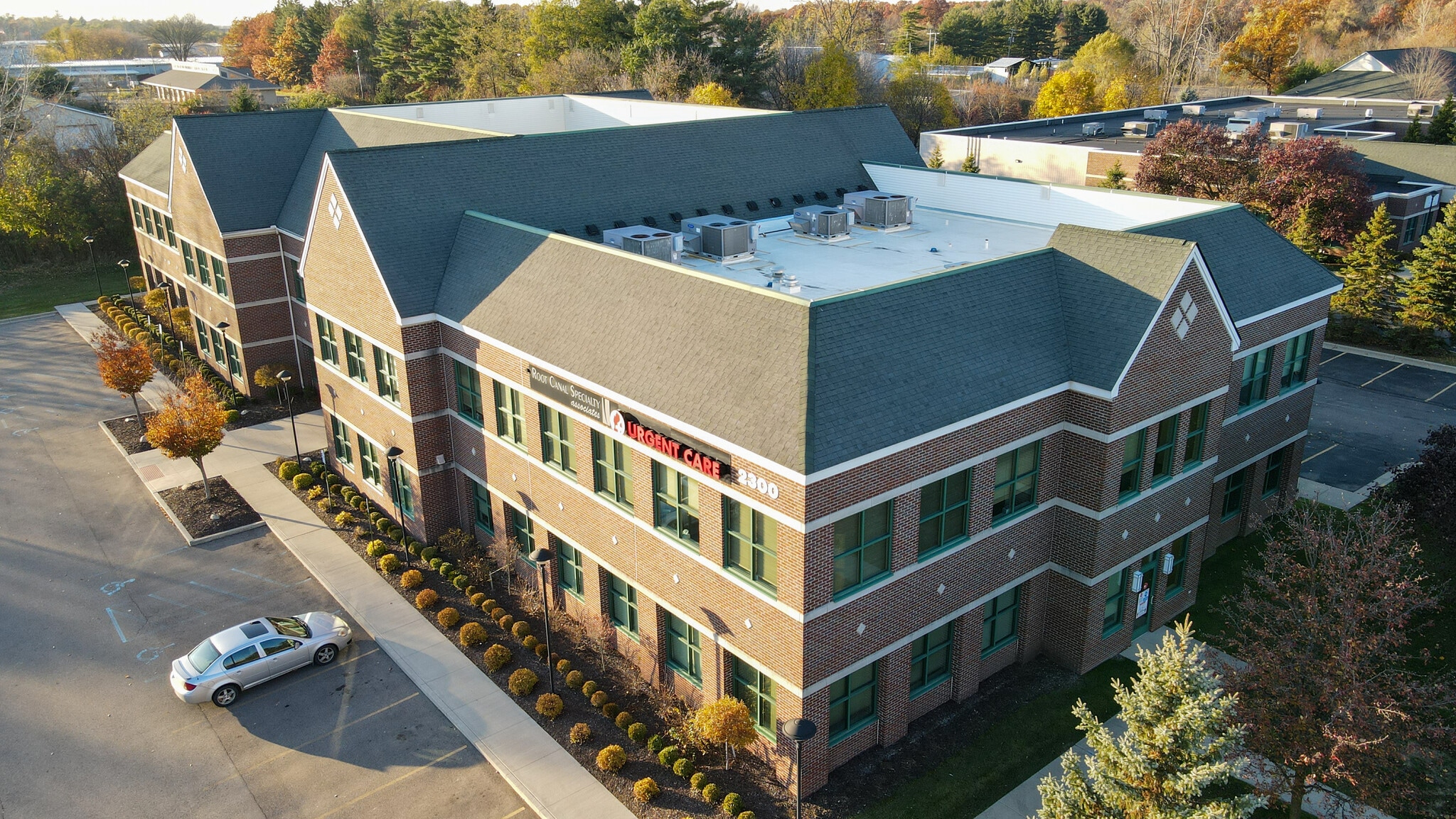 2300 Genoa Business Park Dr, Brighton, MI à louer Photo du bâtiment- Image 1 de 9