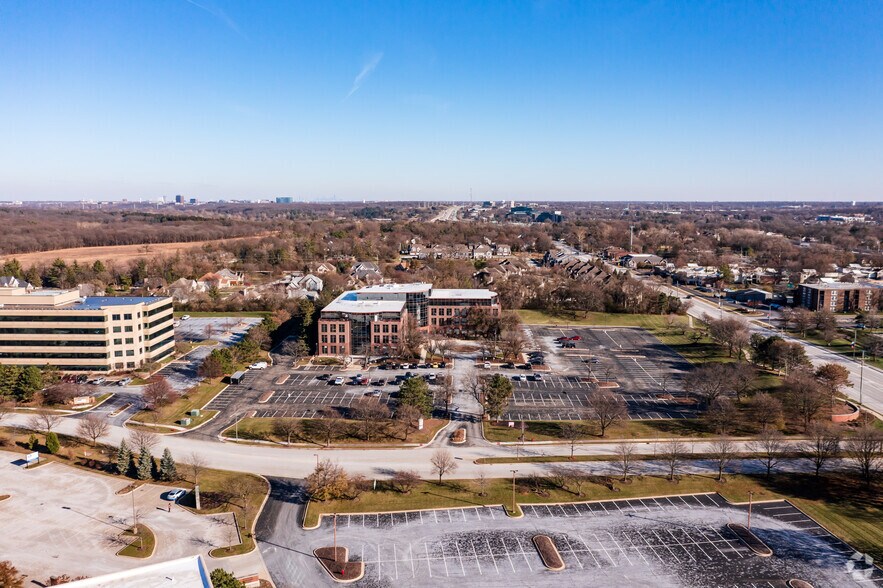 2200 Cabot Dr, Lisle, IL à louer - Aérien - Image 2 de 11