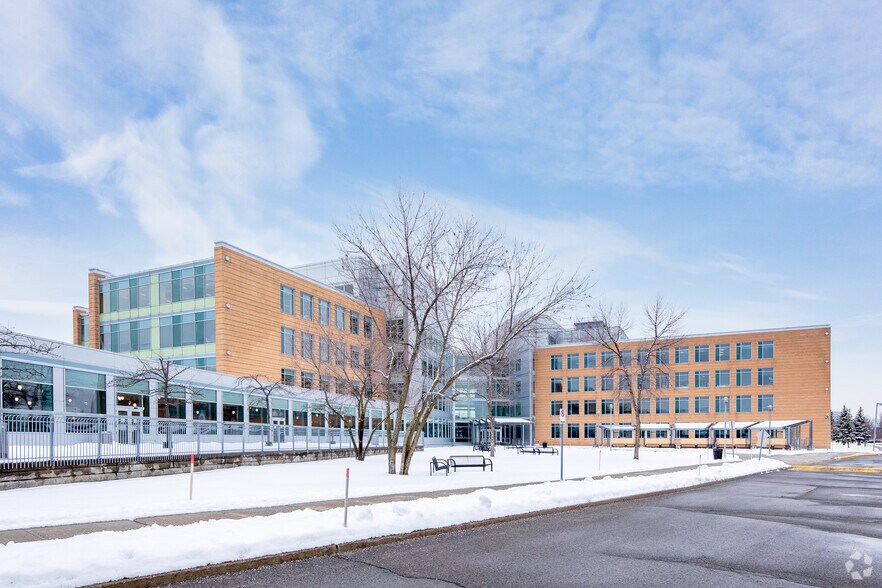 2351 Boul Alfred-Nobel, Montréal, QC for lease - Building Photo - Image 1 of 3