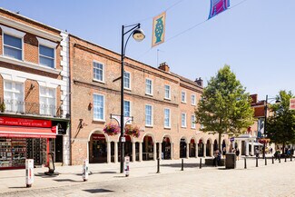 Plus de détails pour 9-10 High St, High Wycombe - Bureau à louer