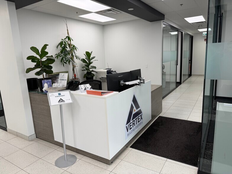 10645 74th St SE, Calgary, AB à louer - Photo du bâtiment - Image 3 de 6