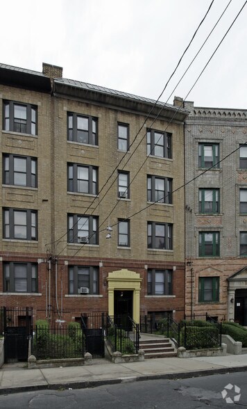 92 Summit Ave, Jersey City, NJ à vendre - Photo principale - Image 1 de 2