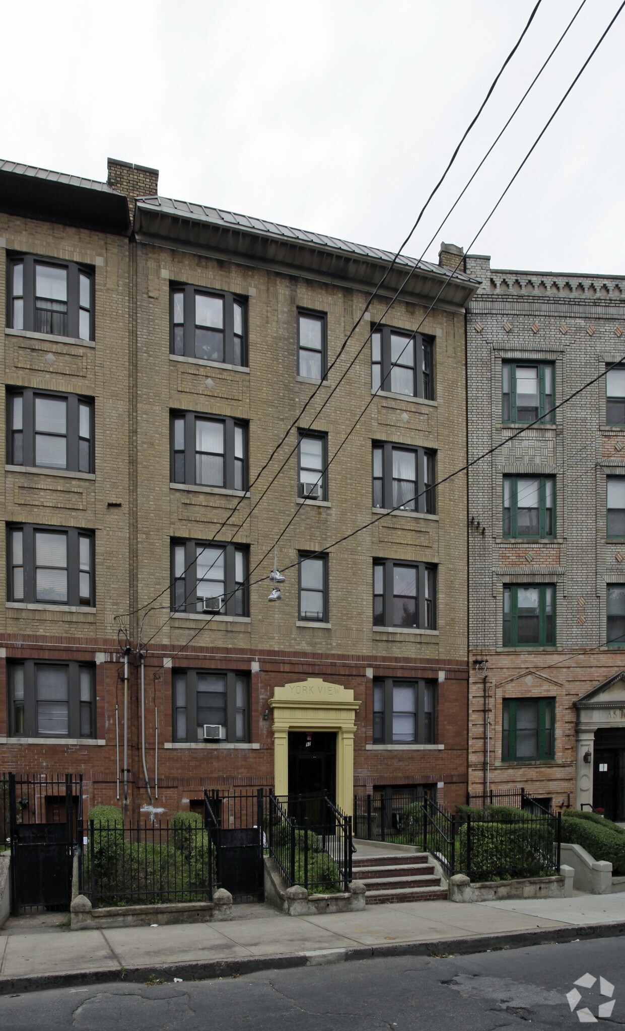92 Summit Ave, Jersey City, NJ à vendre Photo principale- Image 1 de 3