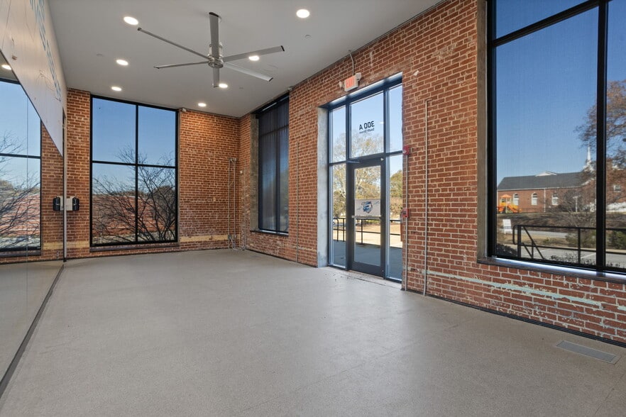 300 South St, Simpsonville, SC for lease - Interior Photo - Image 2 of 32