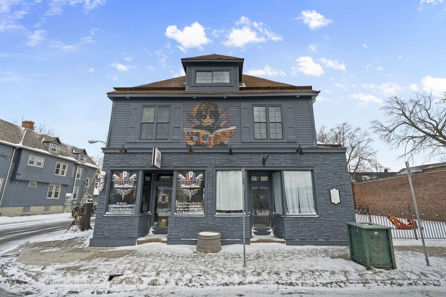2096 Seneca St, Buffalo, NY à vendre - Photo principale - Image 1 de 12