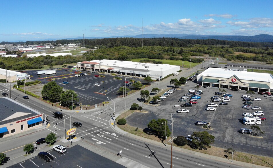575 M St, Crescent City, CA à louer - Photo du bâtiment - Image 3 de 6