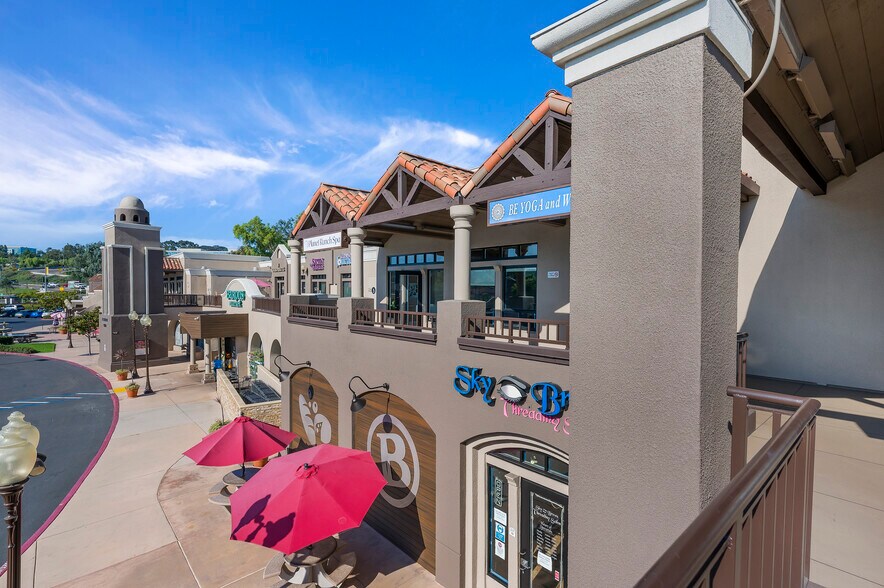 11808-11868 Rancho Bernardo Rd, San Diego, CA à louer - Photo du bâtiment - Image 3 de 8