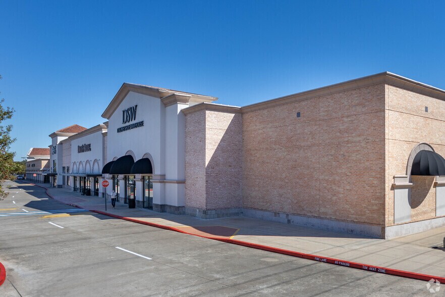 2513-2745 Town Center Blvd, Sugar Land, TX à louer - Photo du bâtiment - Image 3 de 7