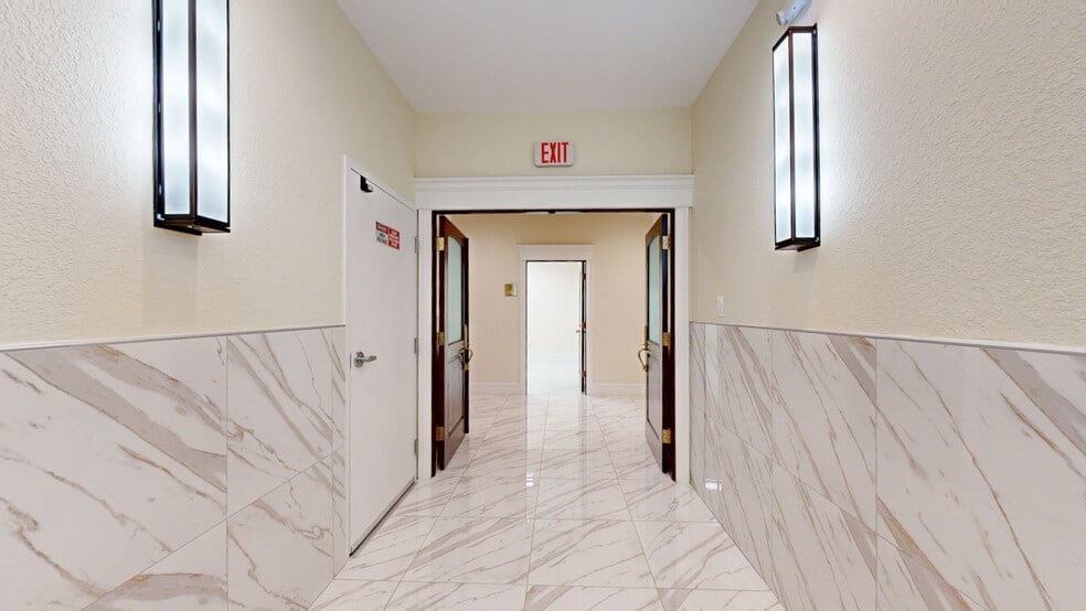 5116 N Armenia Ave, Tampa, FL for lease - Matterport 3D Scan - Image 2 of 23