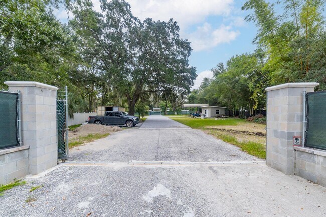 Plus de détails pour 201 S LAKEWOOD Dr, Brandon, FL - Terrain à vendre