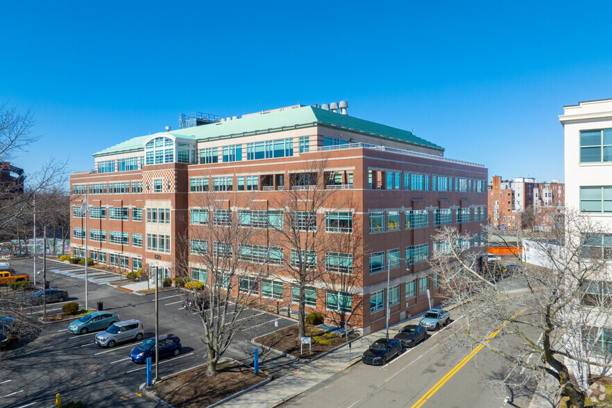 620 Memorial Dr, Cambridge, MA for lease - Building Photo - Image 1 of 4