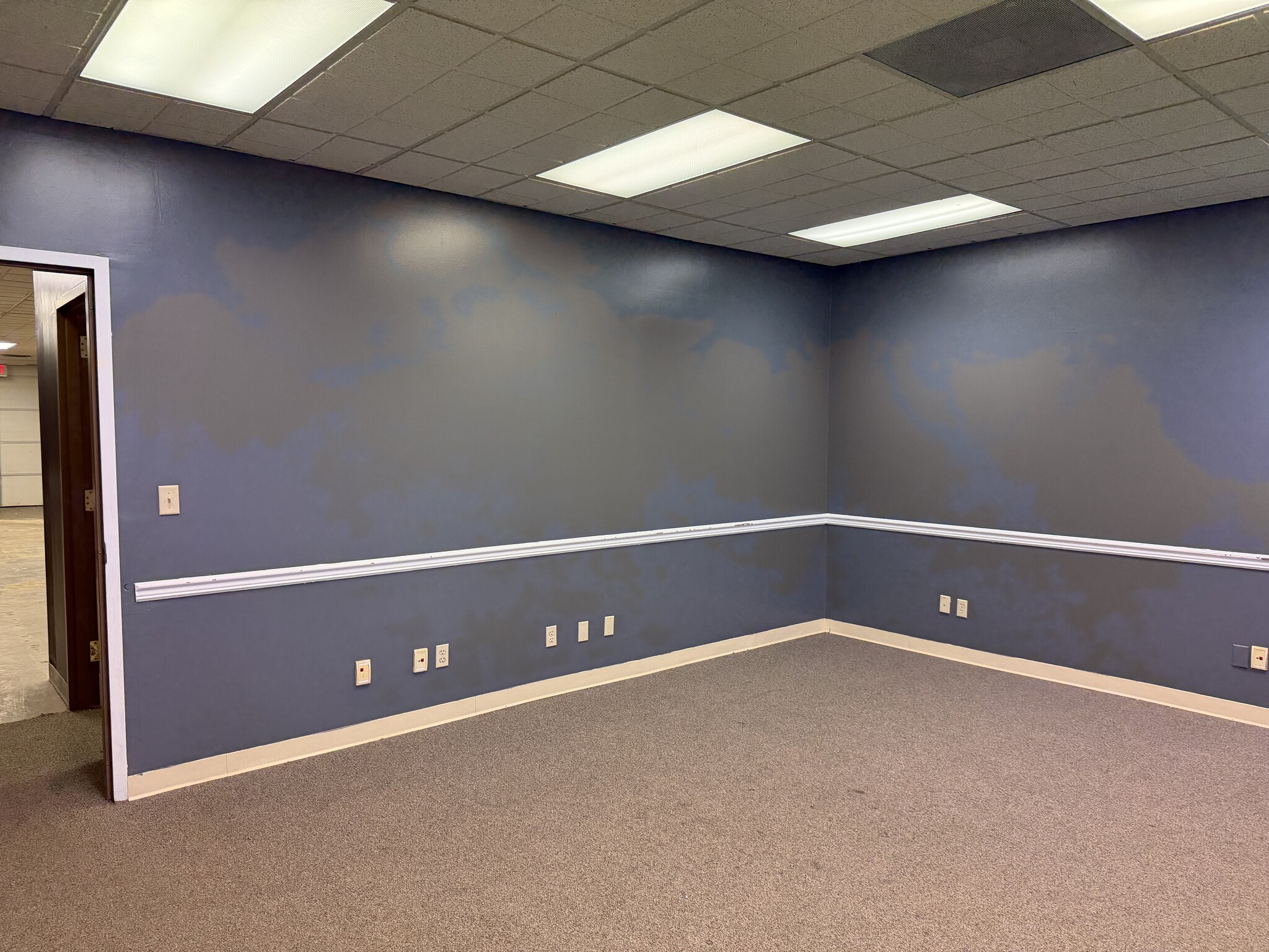 2170 Business Center Dr, Memphis, TN for lease Interior Photo- Image 1 of 6