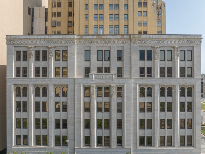 103 Dean A Mcgee Ave, Oklahoma City, OK à louer - Photo du bâtiment - Image 2 de 10