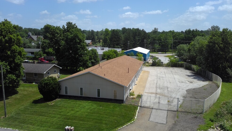 3143 Whipple Dr, Barberton, OH for sale - Building Photo - Image 2 of 12