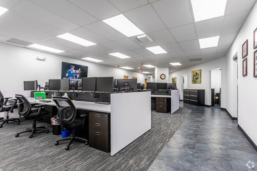 2137 State Route 35, Holmdel, NJ à louer - Numérisation 3D de Matterport - Image 3 de 28
