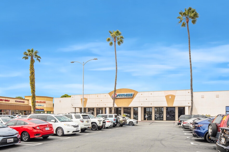 5858 Warner Ave, Huntington Beach, CA for sale - Building Photo - Image 3 of 7