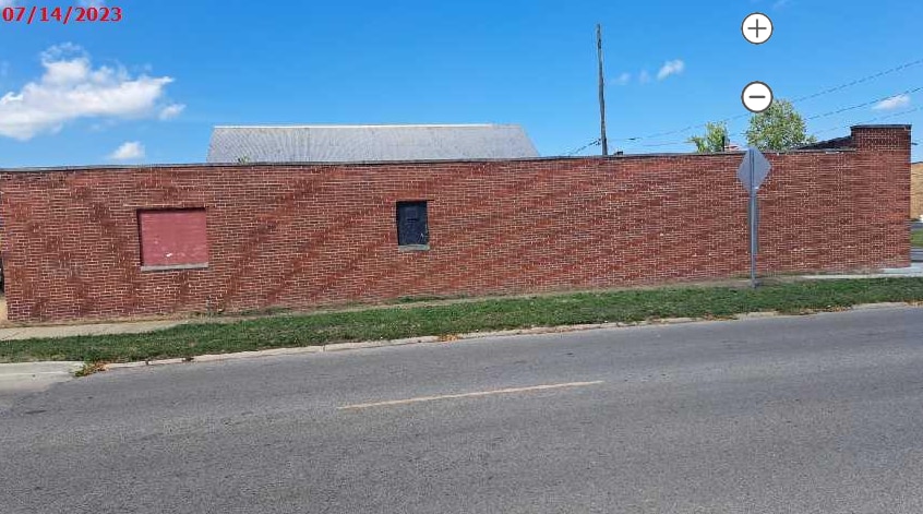 325 S Chicago St, Lincoln, IL à vendre - Photo du bâtiment - Image 2 de 7