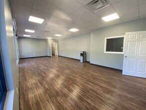 1100 US127 South, Frankfort, KY for lease Interior Photo- Image 2 of 14