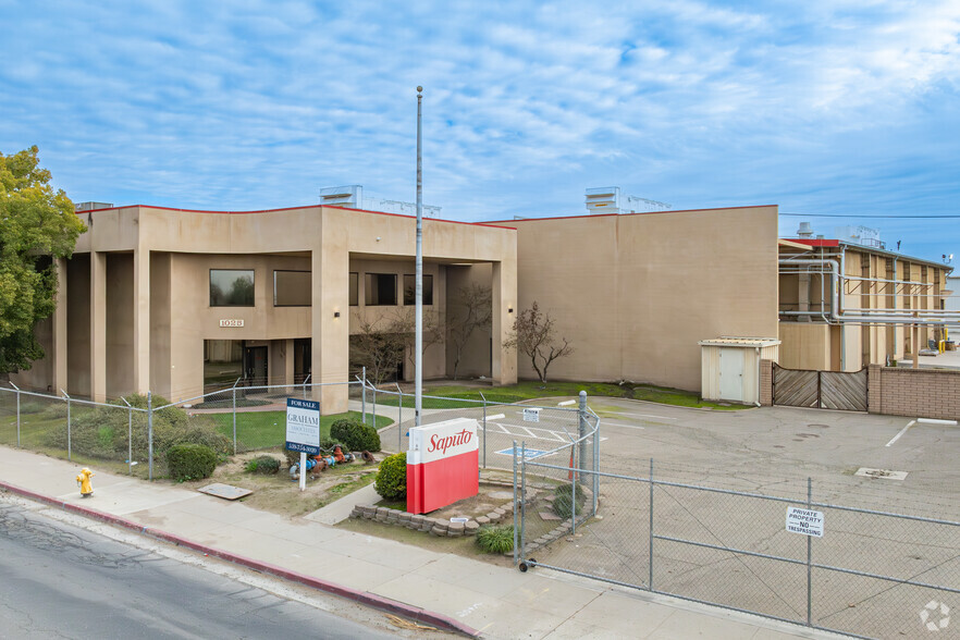 1025 E Bardsley Ave, Tulare, CA à vendre - Photo principale - Image 1 de 7