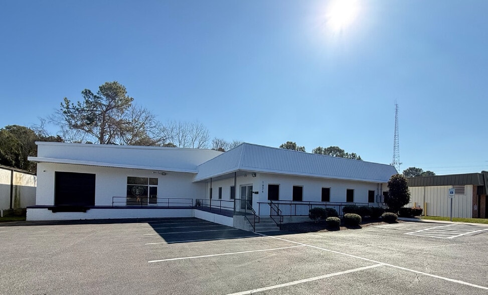 1924 Wake Forest Rd, Raleigh, NC for lease - Building Photo - Image 2 of 6
