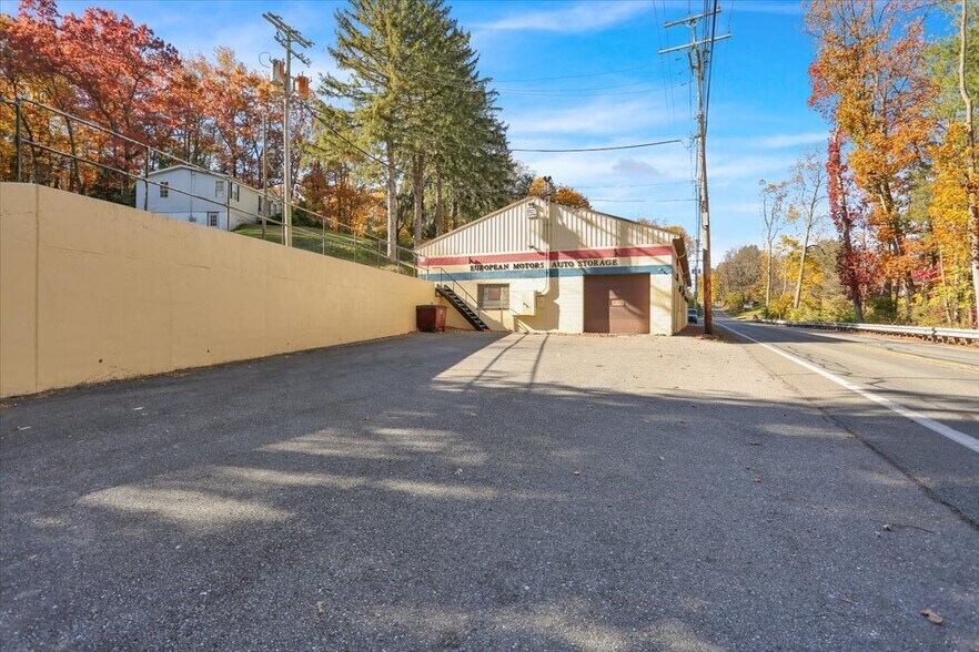 4116 New Holland Rd, Mohnton, PA à vendre - Photo du bâtiment - Image 2 de 38