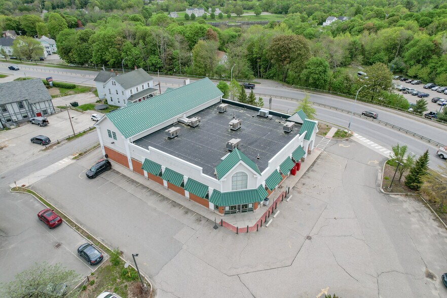 403 Water St, Augusta, ME à louer - Photo du bâtiment - Image 2 de 8