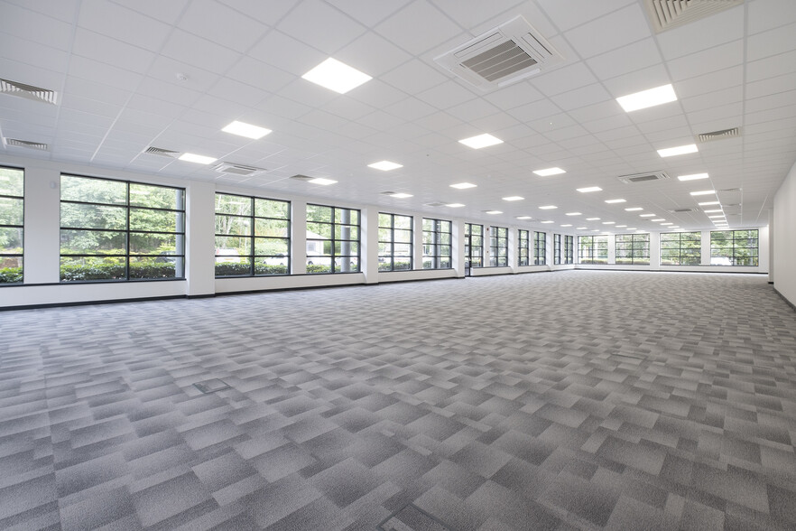 4 Falcon Way, Welwyn Garden City for lease - Building Photo - Image 2 of 10