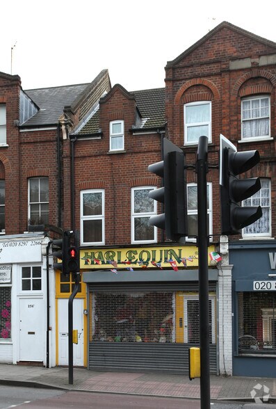 254 Lee High Rd, Londres à louer - Photo du bâtiment - Image 2 de 3