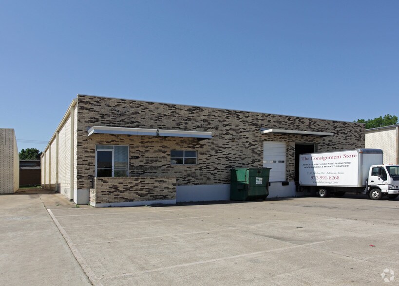 3330 Garden Brook Dr, Farmers Branch, TX à louer - Photo du bâtiment - Image 1 de 4