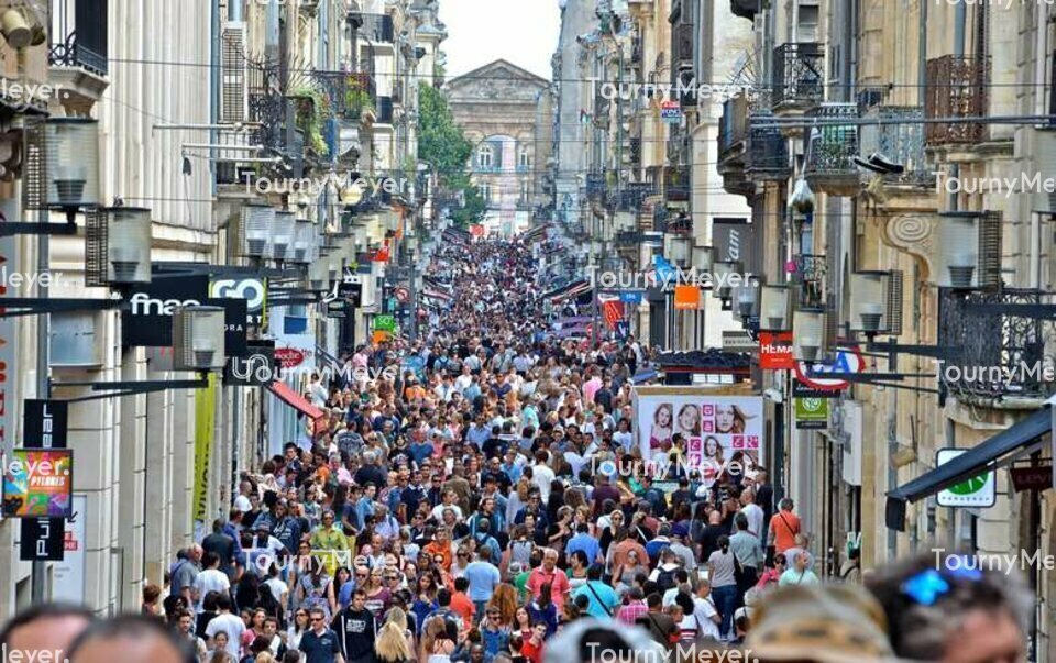 Commerce de détail dans Bordeaux à vendre Photo du bâtiment- Image 1 de 2