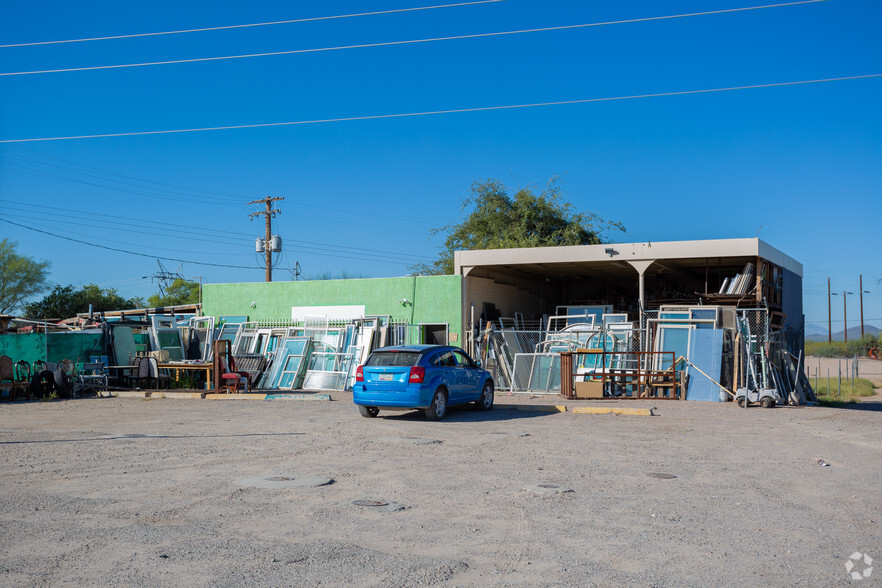 9302 S Nogales Hwy, Tucson, AZ à vendre - Photo du bâtiment - Image 1 de 1